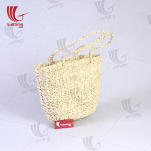 Model Handmade Palm Leaf Handbag