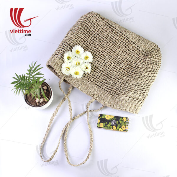 Seagrass Handbag With Beautiful White Flower