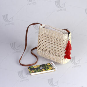 Simple Water Hyacinth CrossBody Bag With Tassel