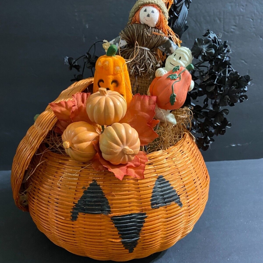 TOP 5 Halloween Symbols: Halloween decorations with handmade items - Jack-o’-lantern