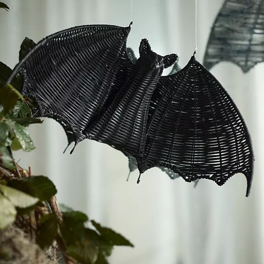 TOP 5 Halloween Symbols: Halloween decorations with handmade items - Bat