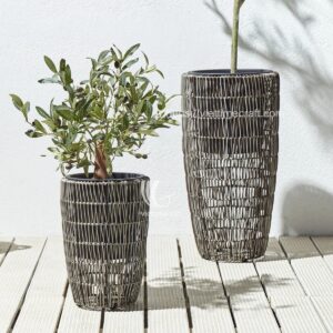 PE rattan planter, outdoor basket, synthetic rattan pot, garden planter, weather-resistant basket, balcony planter, home décor rattan basket, modern plant pot, woven outdoor decor, indoor/outdoor basket