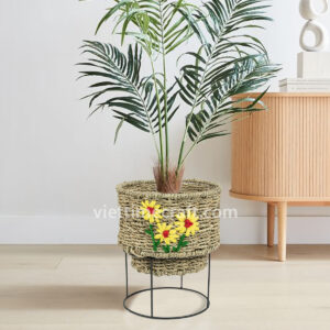 Embroidered Seagrass Planter with Metal Stand – Set of 2 Decorative Plant Baskets