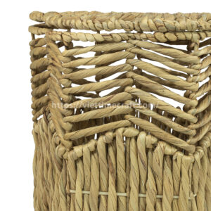 Scalloped Water Hyacinth Laundry Basket