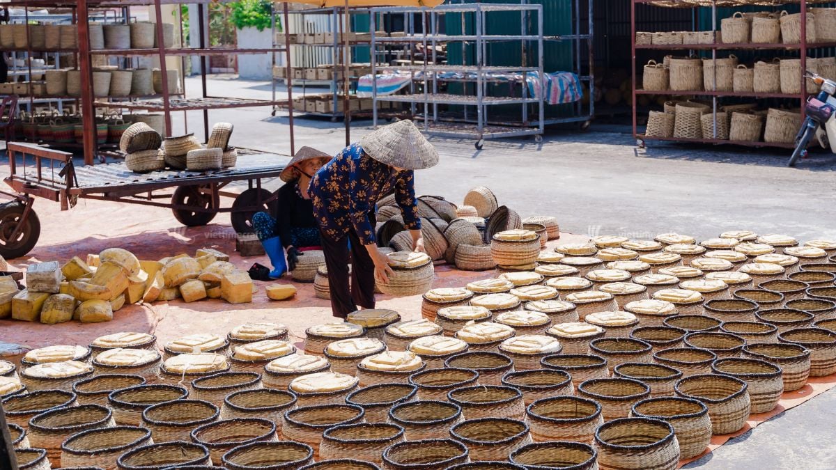 Vietnam Manufacturer Producing Premium Handmade Seagrass Baskets
