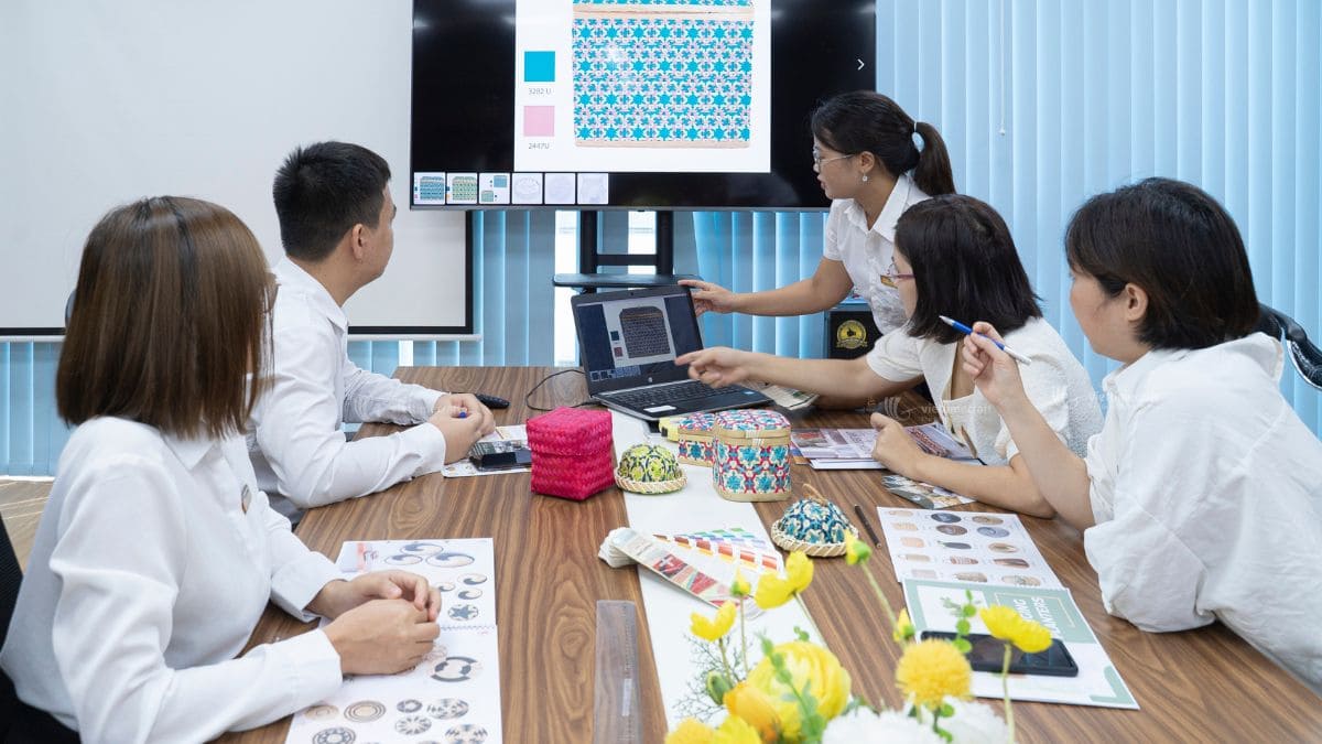 Team R&D Viettimecraft Wholesale 