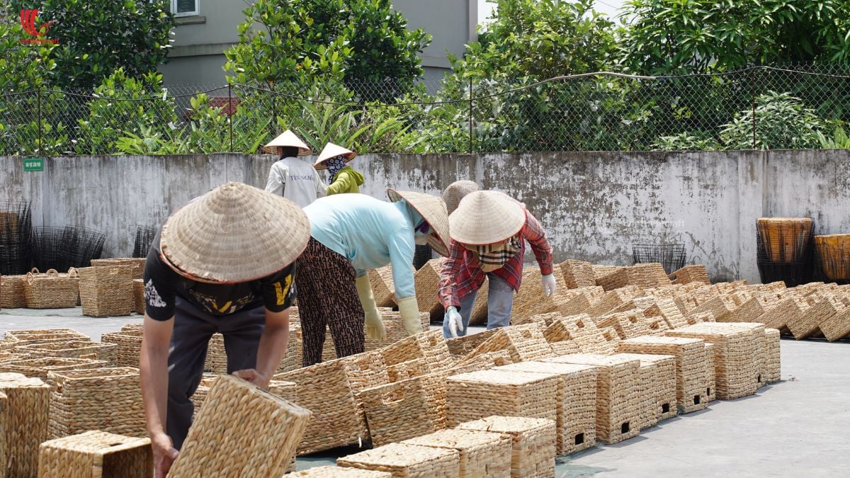 Selecting suitable woven materials for different retail needs