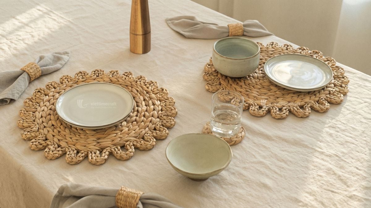 Vietnam-made Water Hyacinth Placemat for Wholesale Buyers