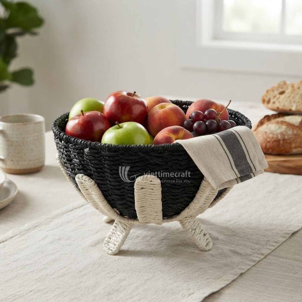 Wholesale gothic skeleton hand candy bowl manufacturer, custom handwoven black seagrass Halloween snack holder stand, direct factory OEM ODM gothic skeleton hands storage holder for sweets.